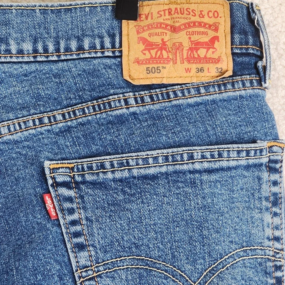 Levi's 505 Regular Fit Jeans Mens 36x32‎ Blue Medium Wash Straight Leg Denim